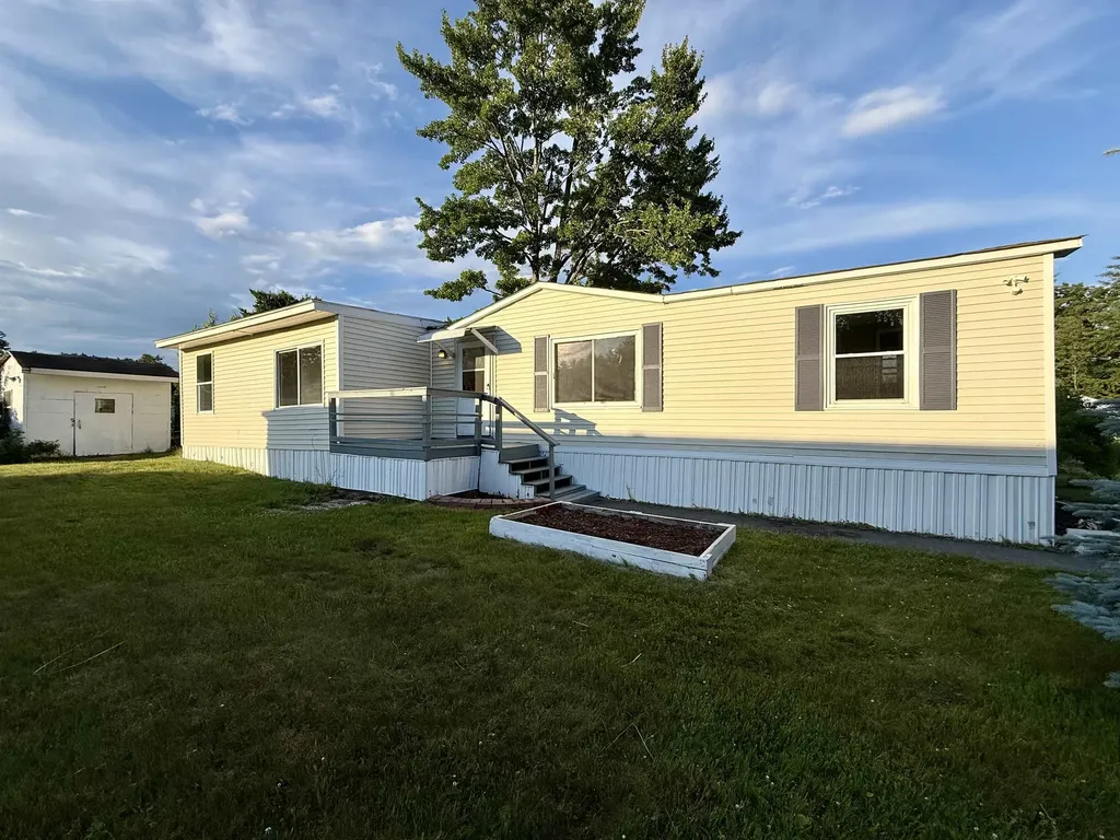 8 South Emperor Drive Concord NH 03303