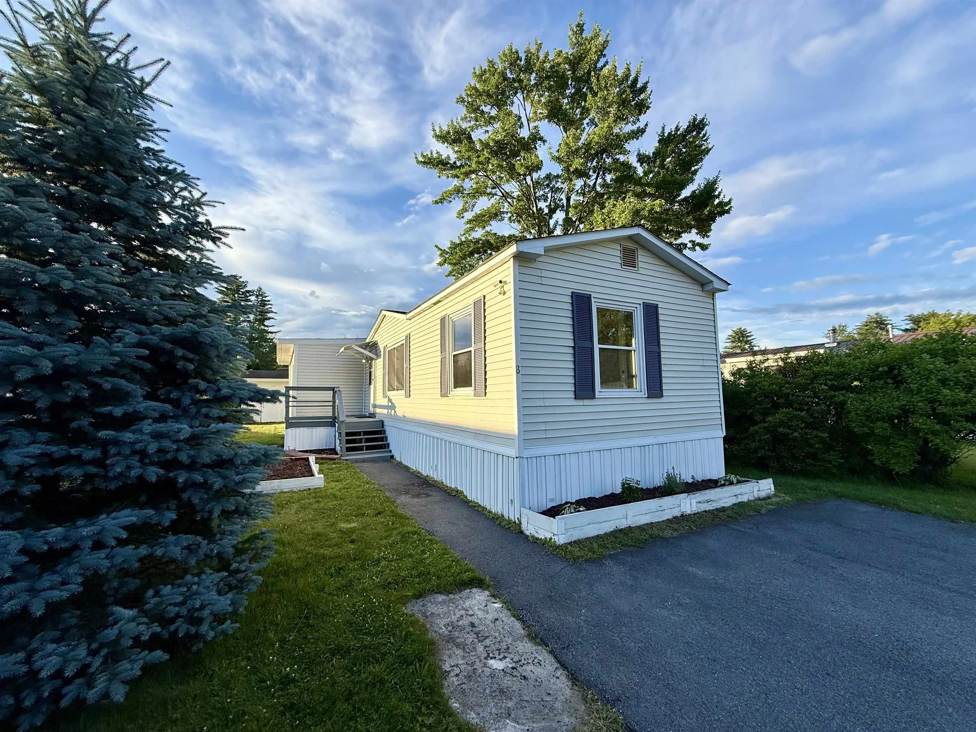 8 South Emperor Drive Concord NH 03303