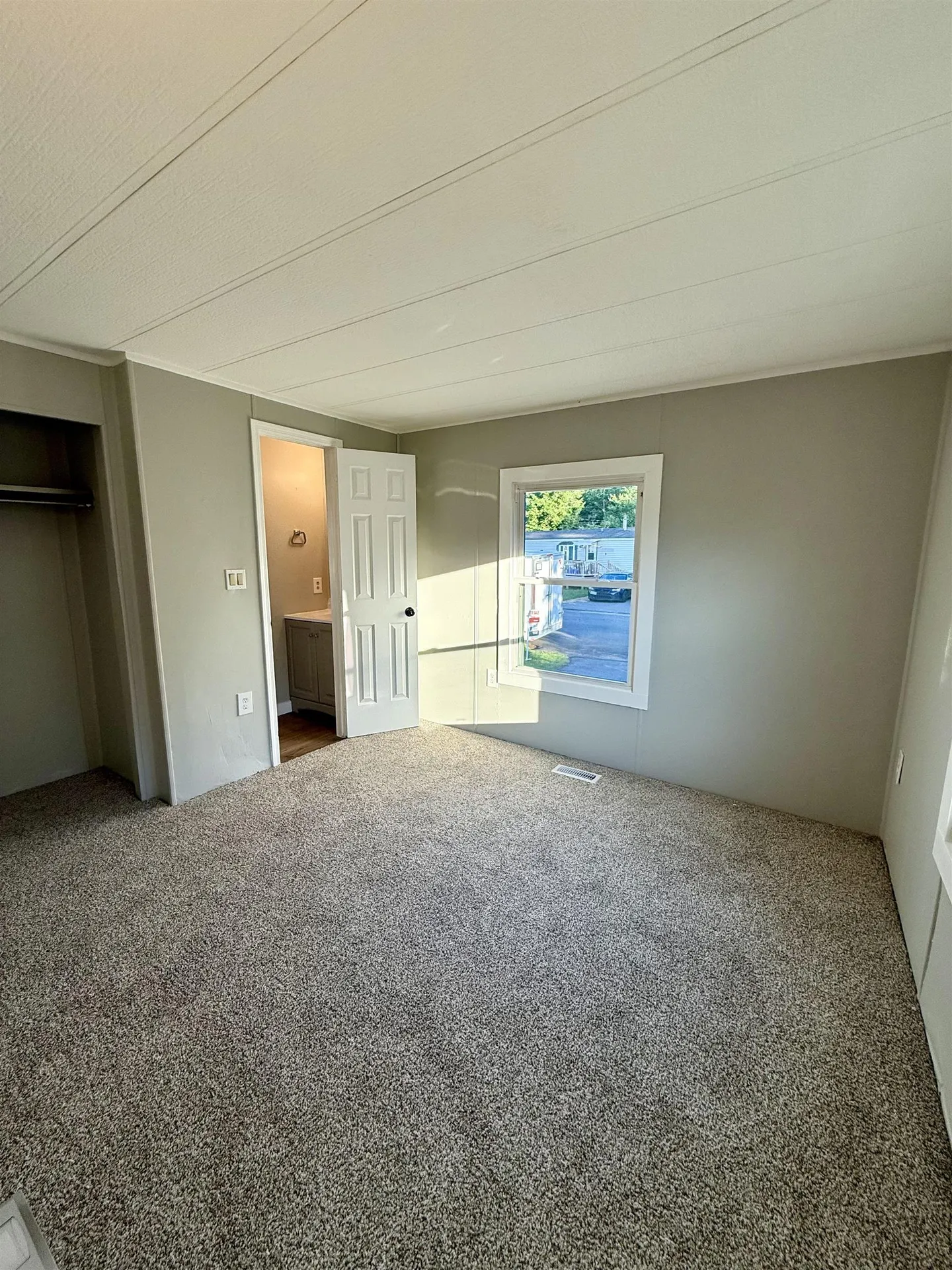 8 South Emperor Drive Concord NH 03303