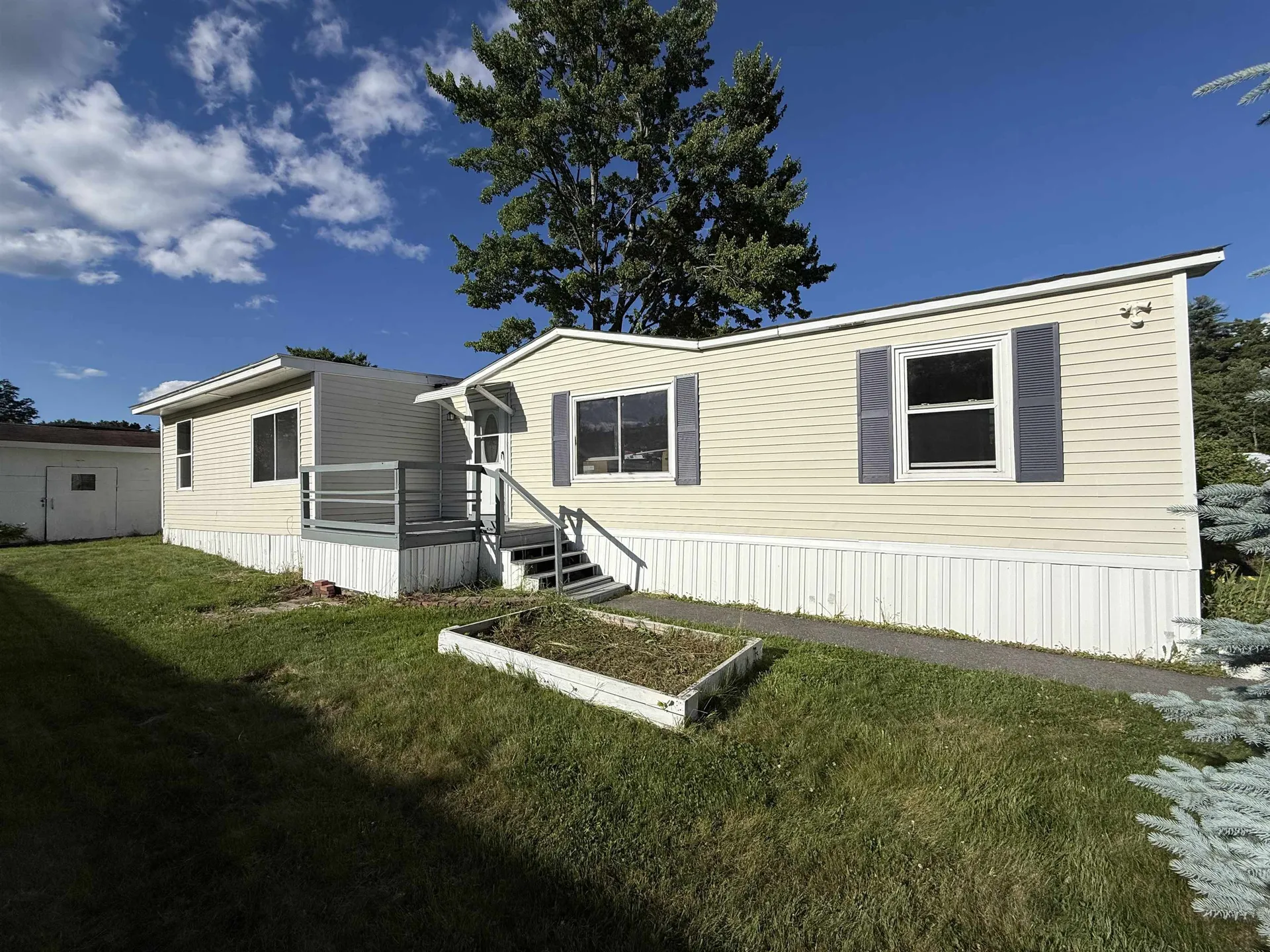 8 South Emperor Drive Concord NH 03303