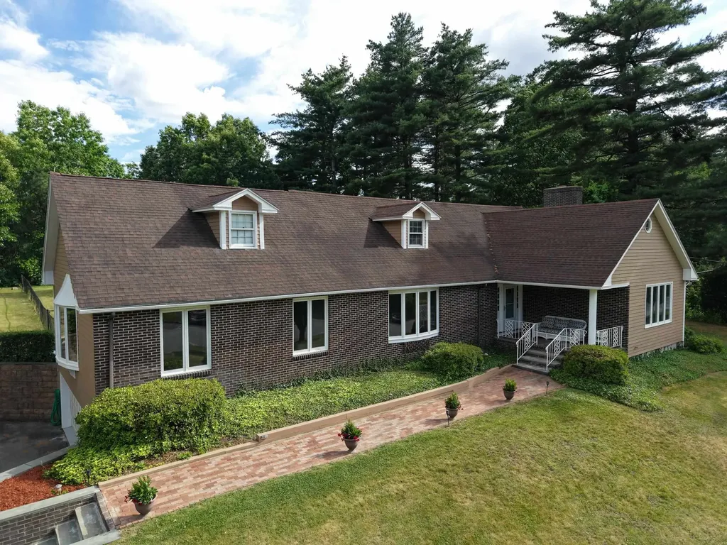 3 Mockingbird Lane Hudson NH 03051