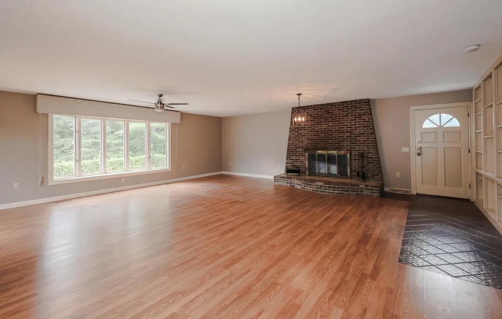 3 Mockingbird Lane Hudson NH 03051