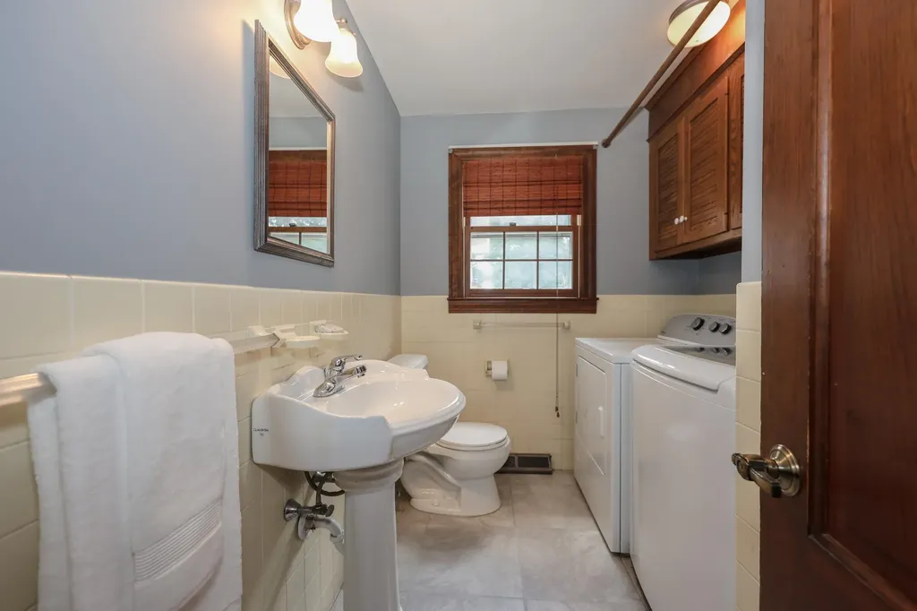 3 Mockingbird Lane Hudson NH 03051