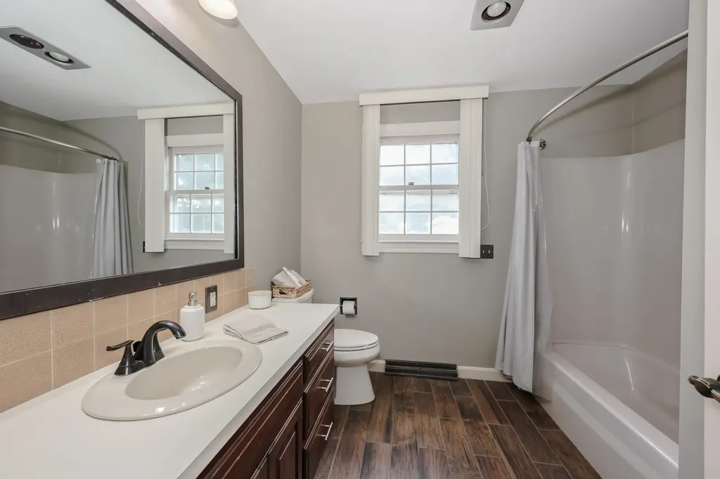 3 Mockingbird Lane Hudson NH 03051