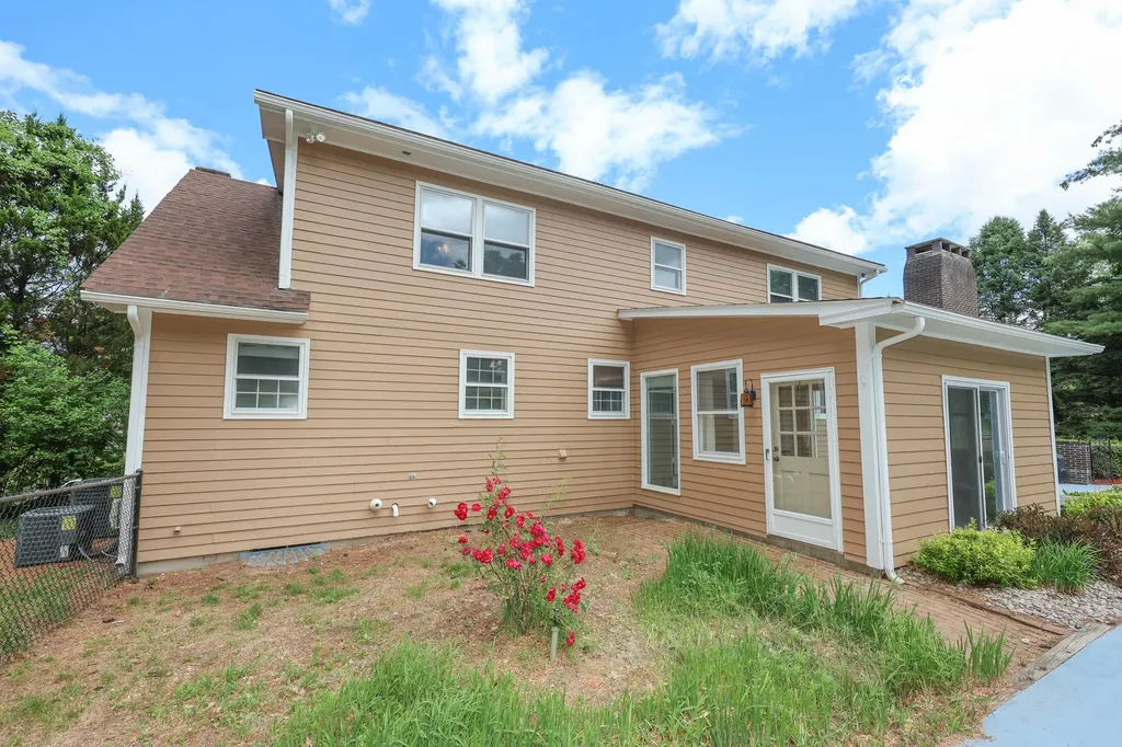 3 Mockingbird Lane Hudson NH 03051