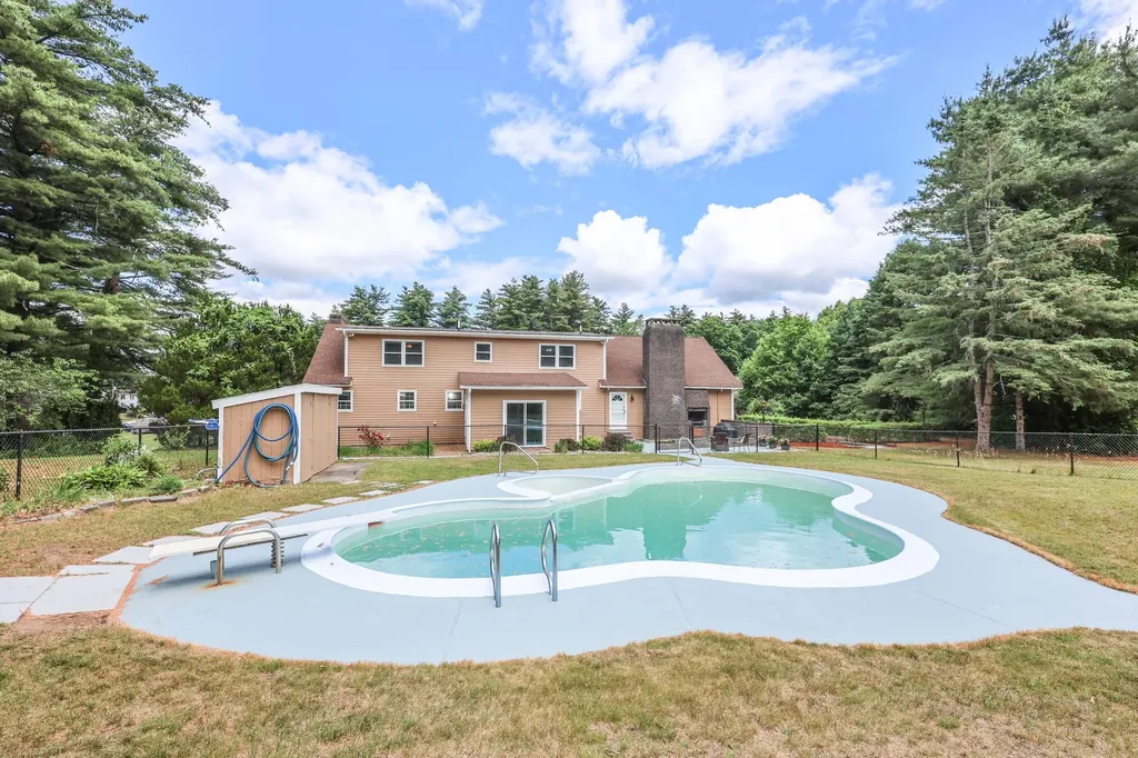 3 Mockingbird Lane Hudson NH 03051
