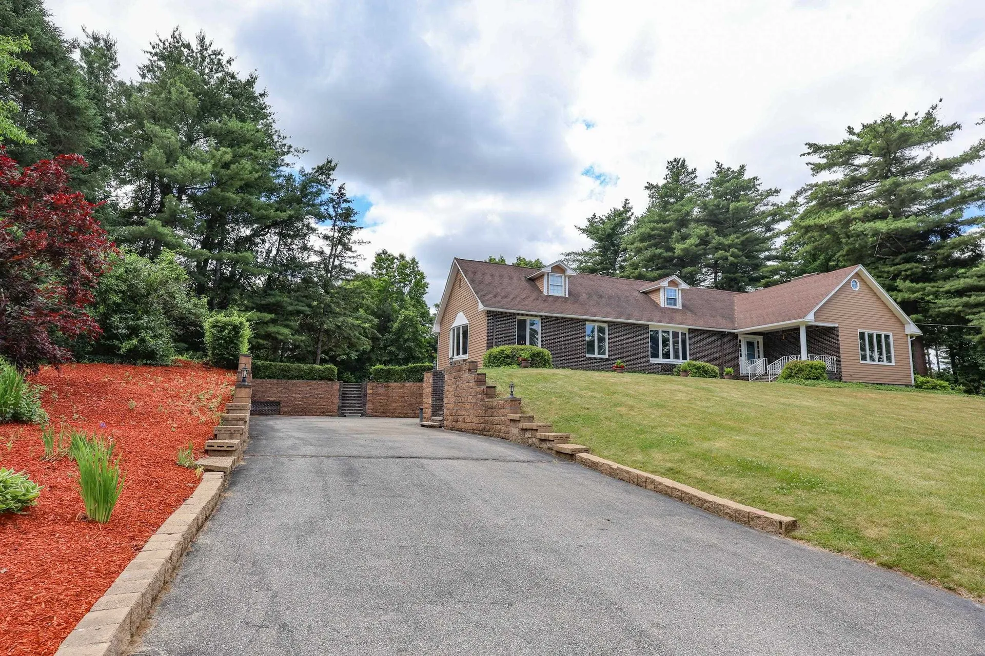 3 Mockingbird Lane Hudson NH 03051