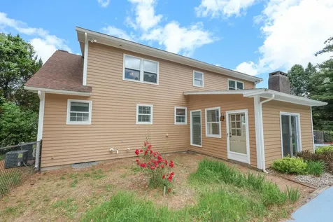 3 Mockingbird Lane Hudson NH 03051