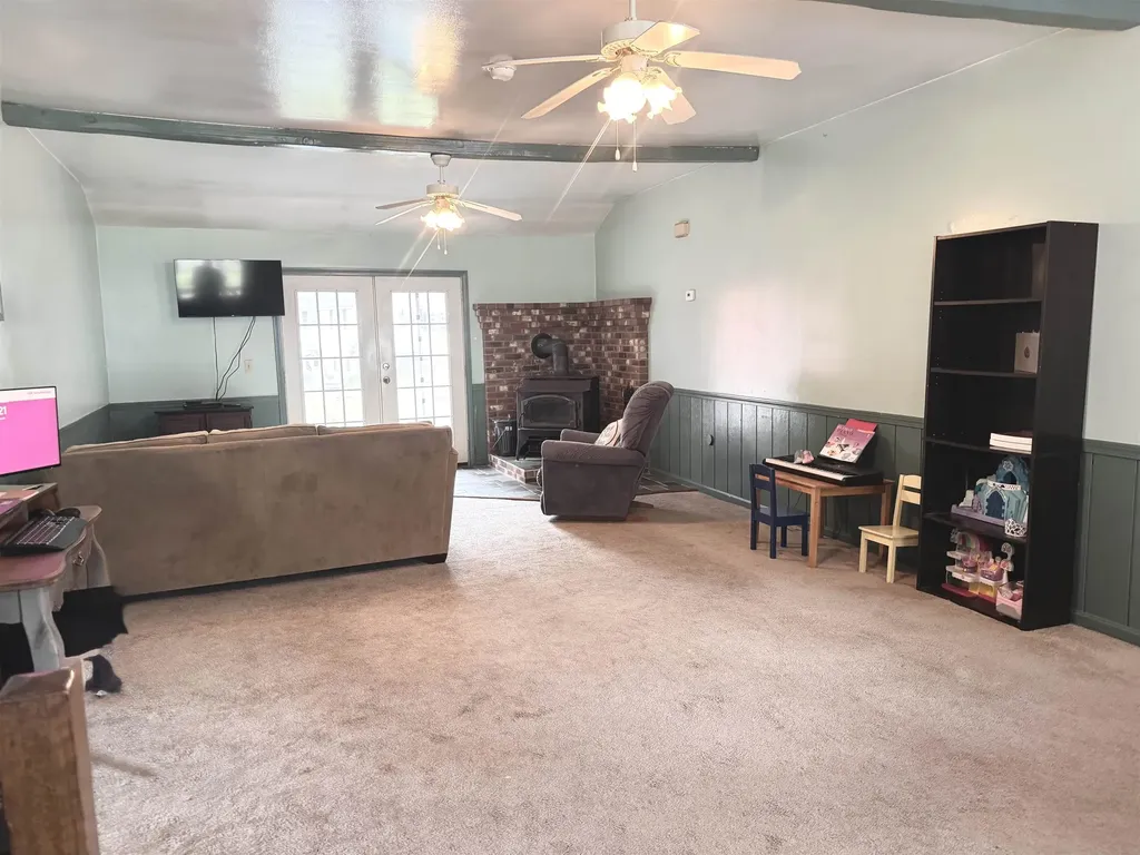 8 Grove Street Jaffrey NH 03452