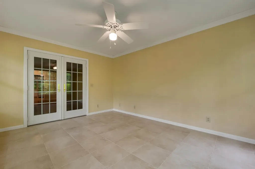 10 Shaws Lane Dover NH 03820