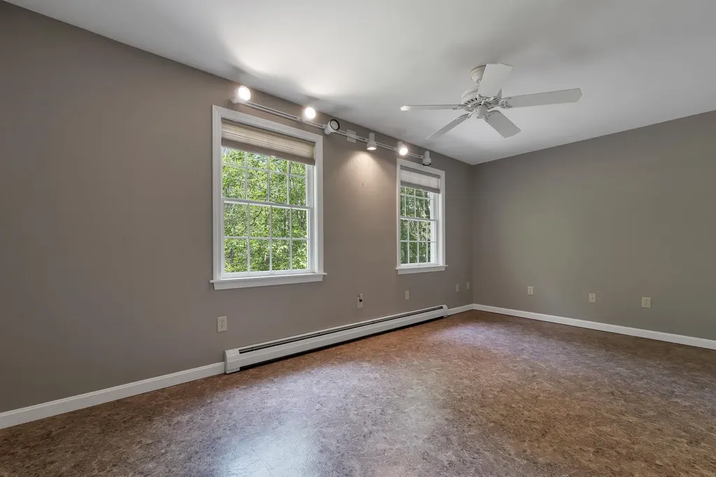 10 Shaws Lane Dover NH 03820