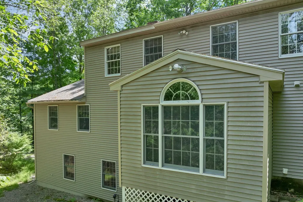 10 Shaws Lane Dover NH 03820