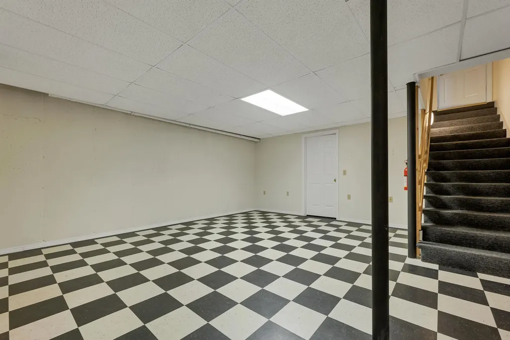 10 Shaws Lane Dover NH 03820