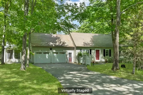 10 Shaws Lane Dover NH 03820