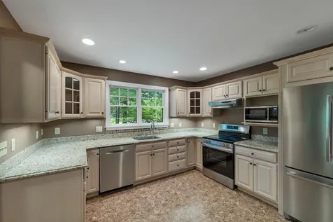 10 Shaws Lane Dover NH 03820