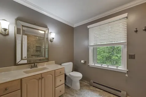 10 Shaws Lane Dover NH 03820