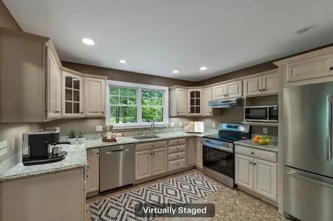 10 Shaws Lane Dover NH 03820
