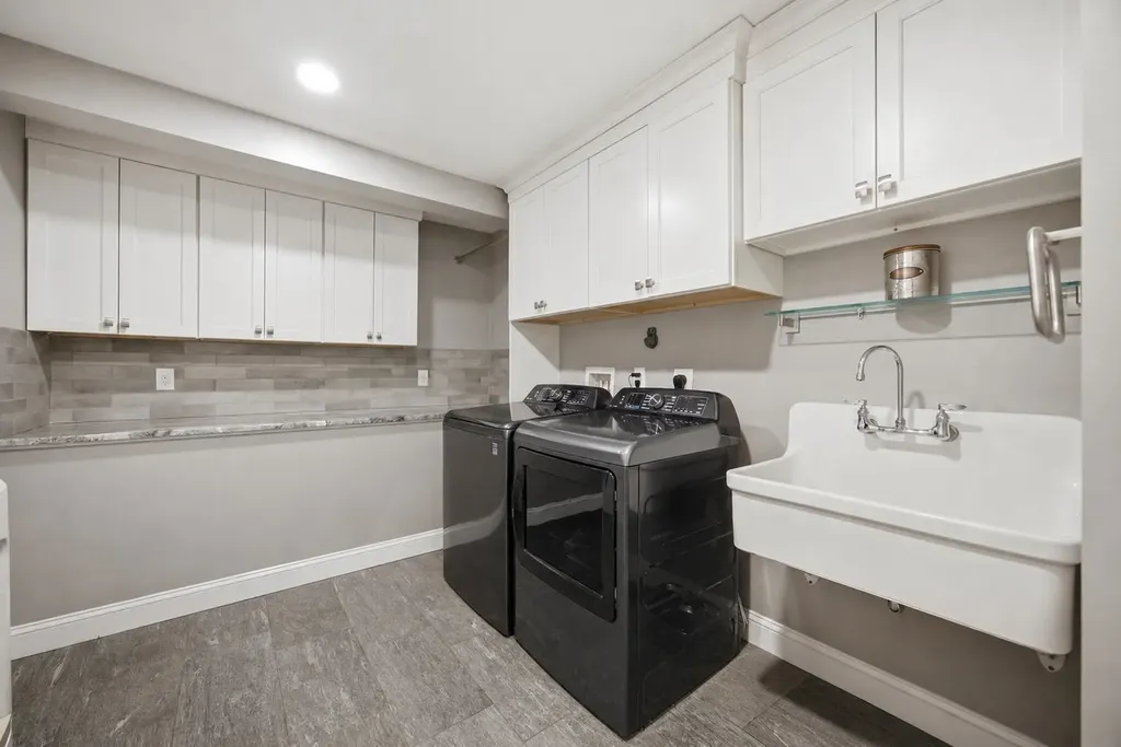 8 Evergreen Drive Plaistow NH 03865