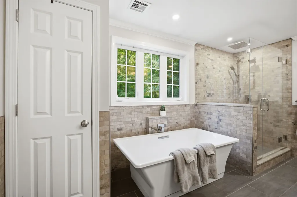 8 Evergreen Drive Plaistow NH 03865