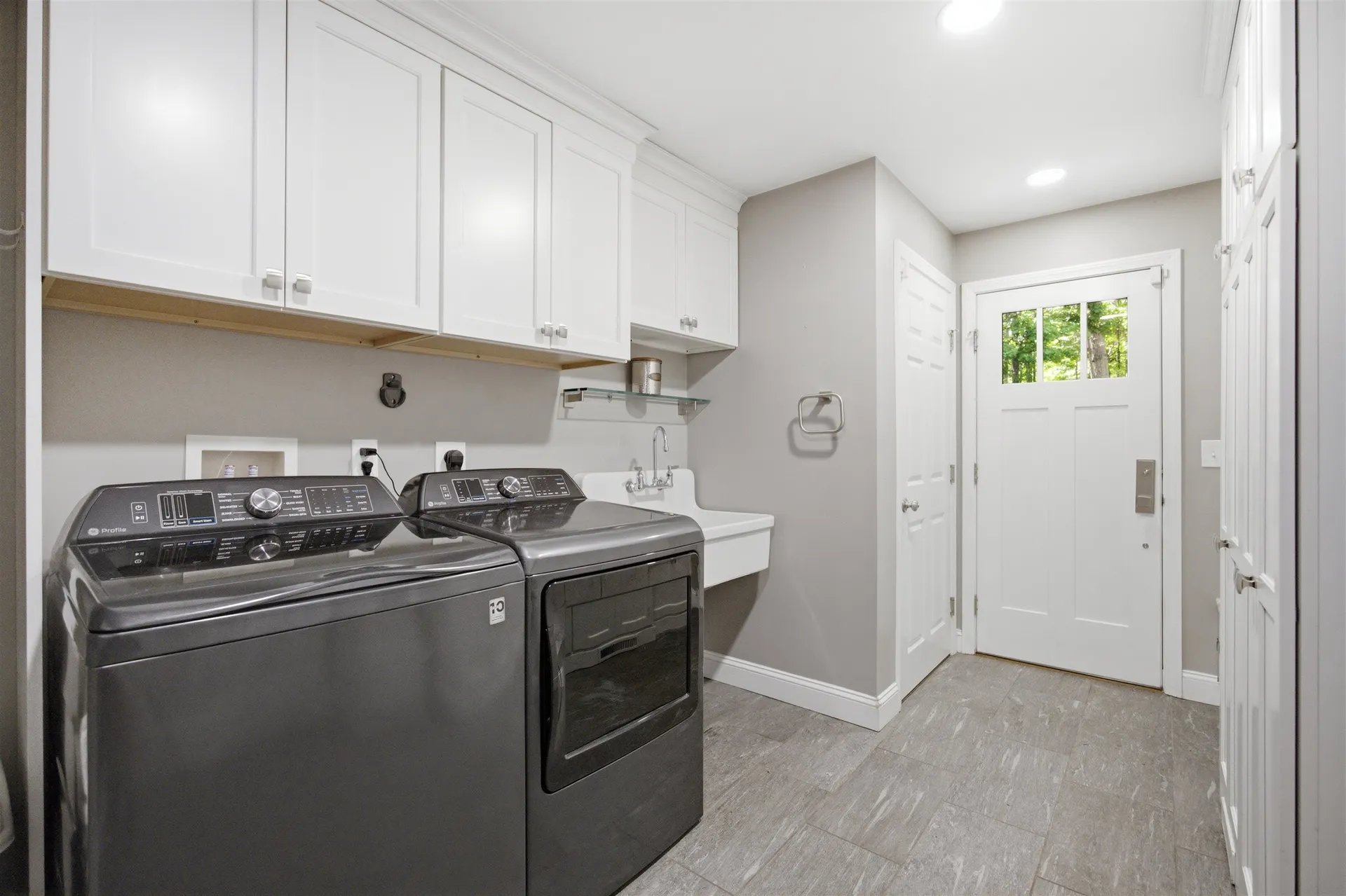 8 Evergreen Drive Plaistow NH 03865