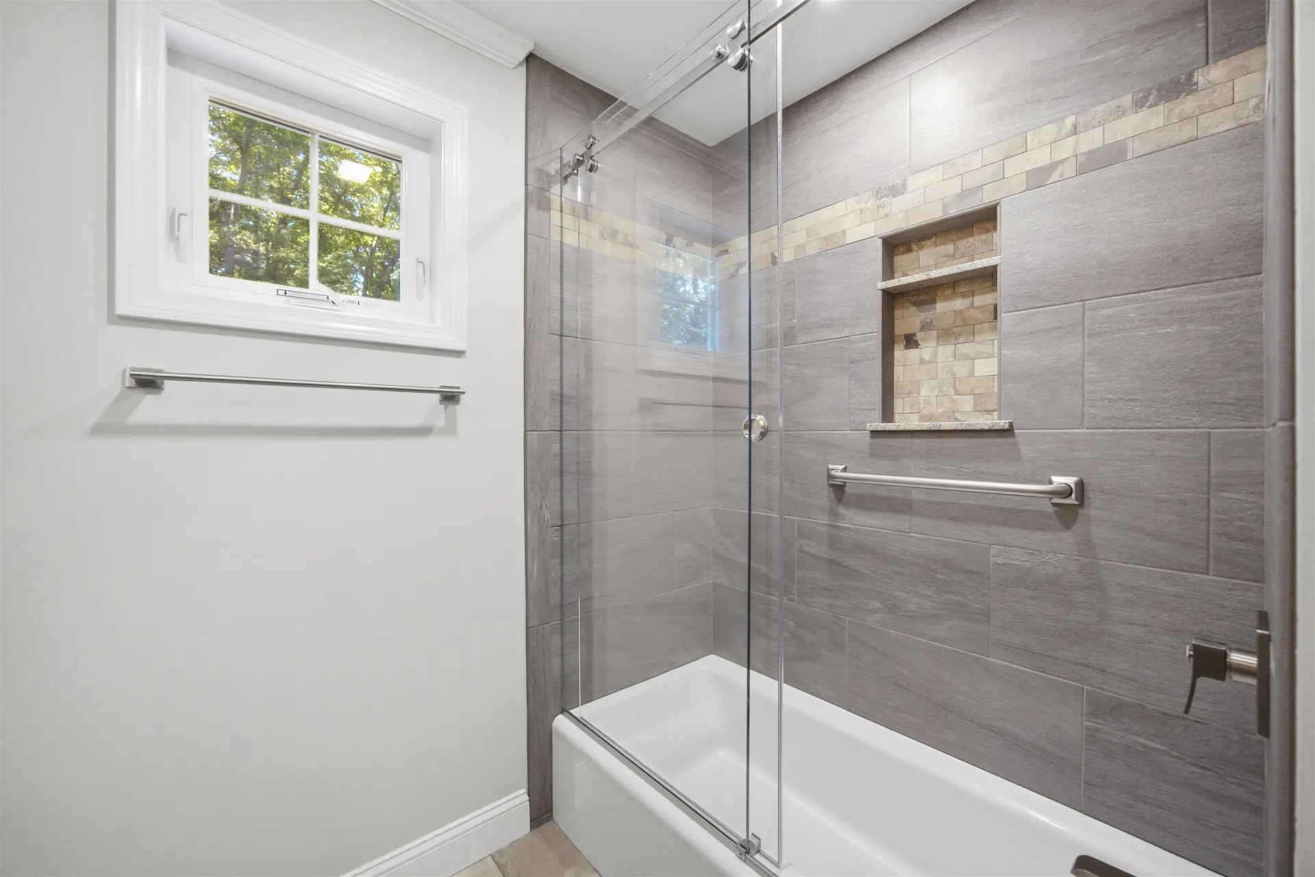 8 Evergreen Drive Plaistow NH 03865