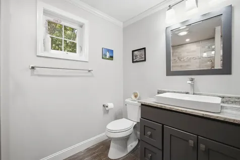 8 Evergreen Drive Plaistow NH 03865