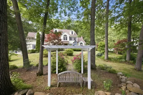 8 Evergreen Drive Plaistow NH 03865
