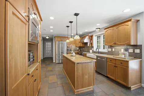 8 Evergreen Drive Plaistow NH 03865