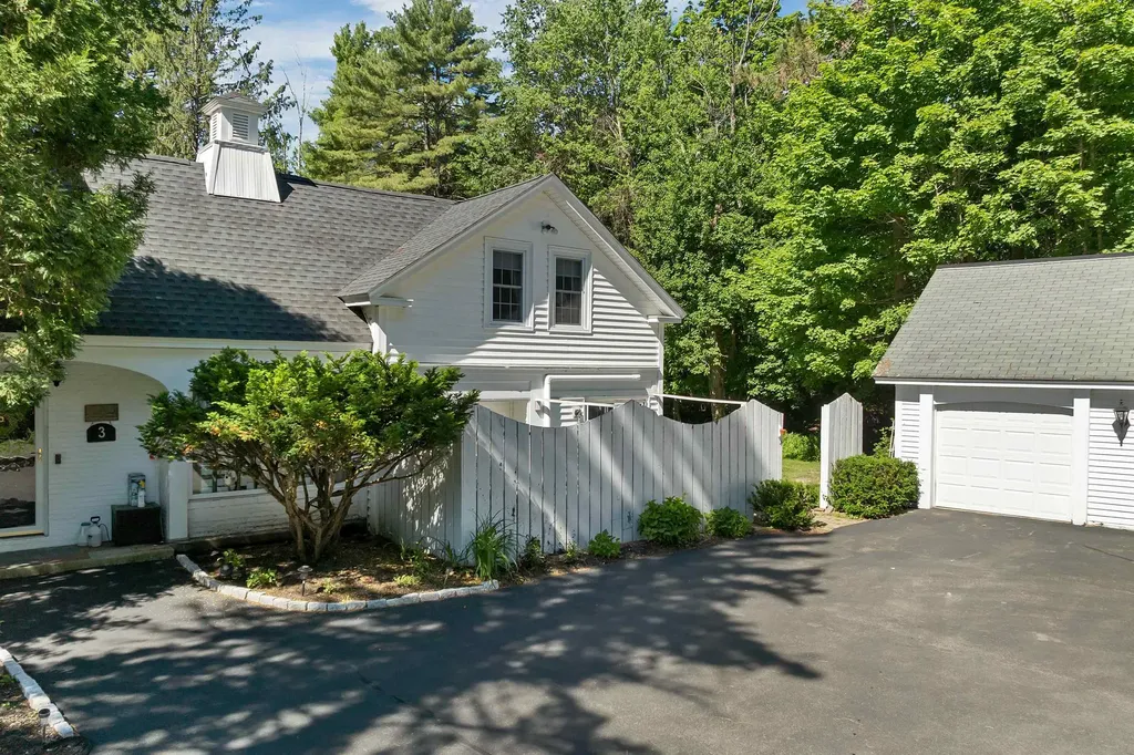 4 Farmhouse Lane Wolfeboro NH 03894