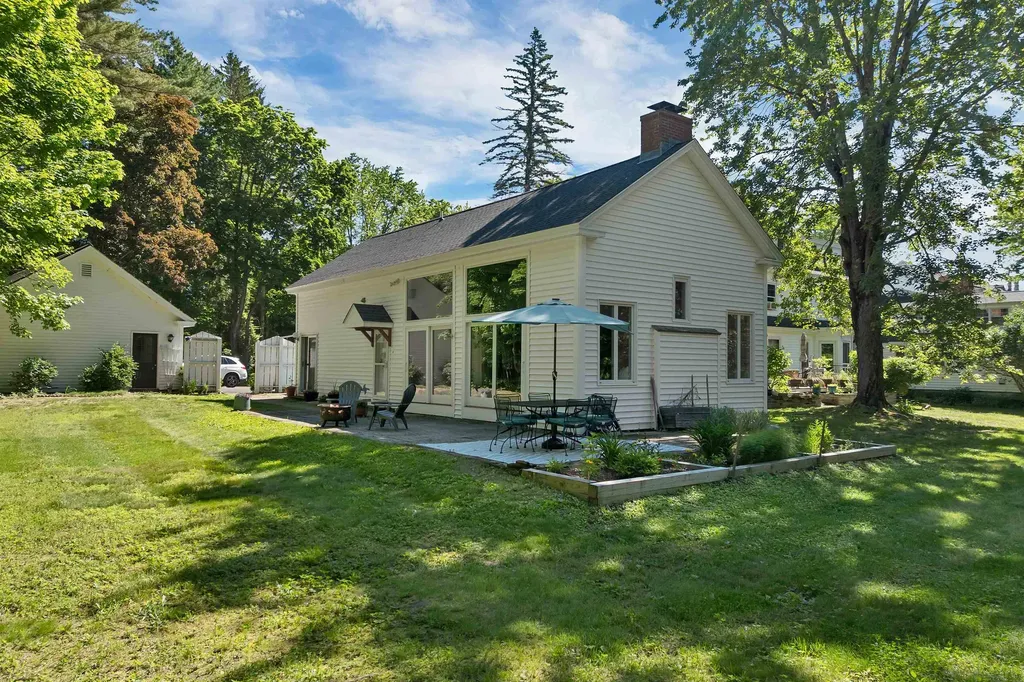 4 Farmhouse Lane Wolfeboro NH 03894