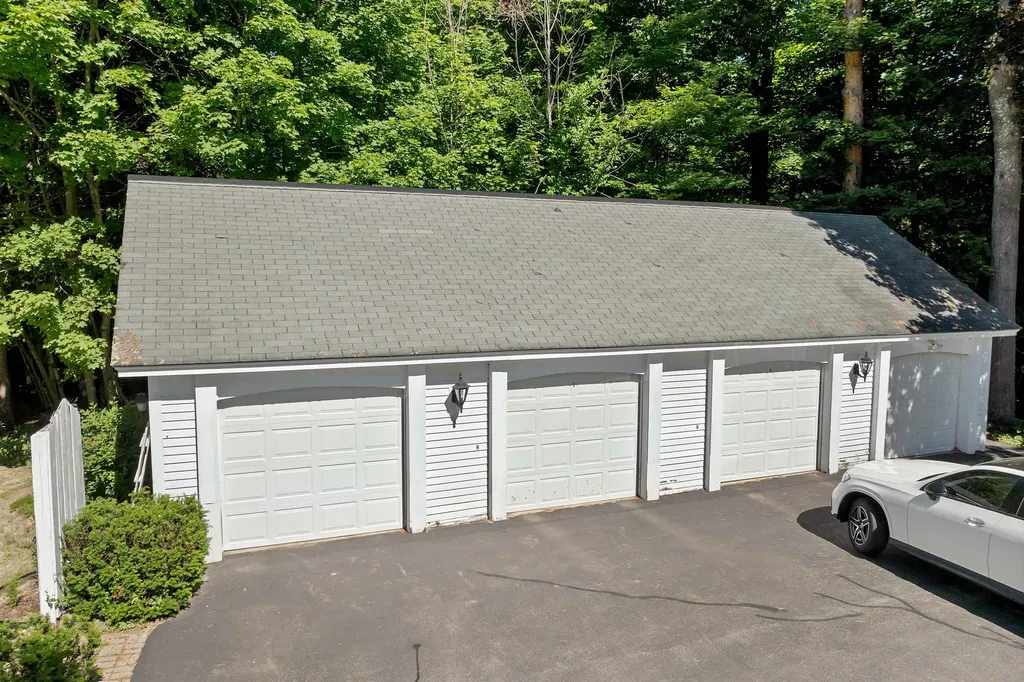 4 Farmhouse Lane Wolfeboro NH 03894