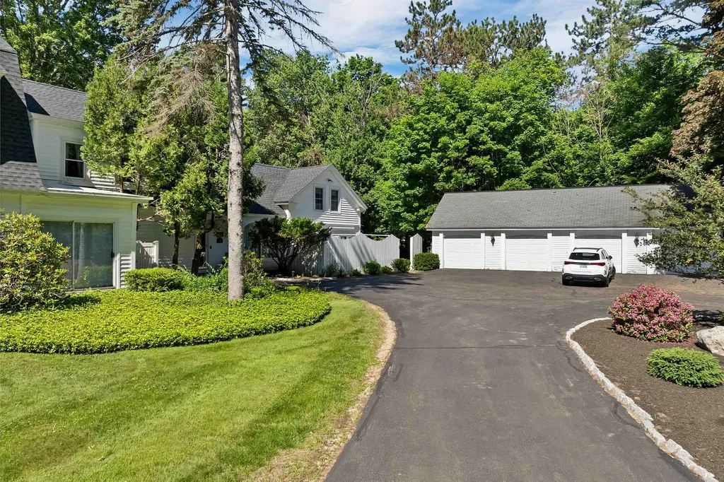4 Farmhouse Lane Wolfeboro NH 03894