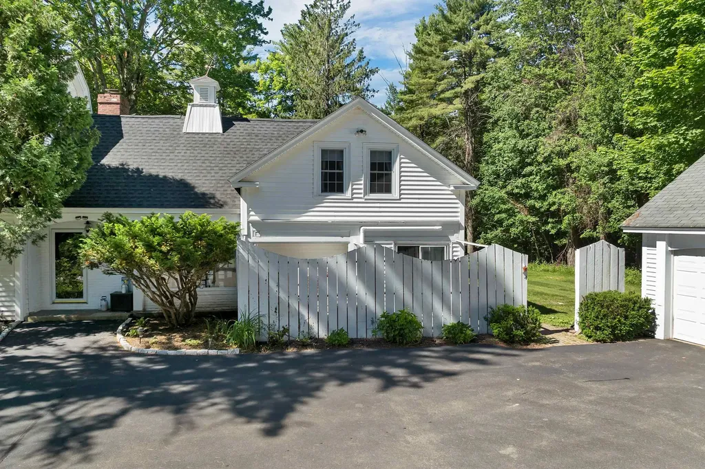 4 Farmhouse Lane Wolfeboro NH 03894