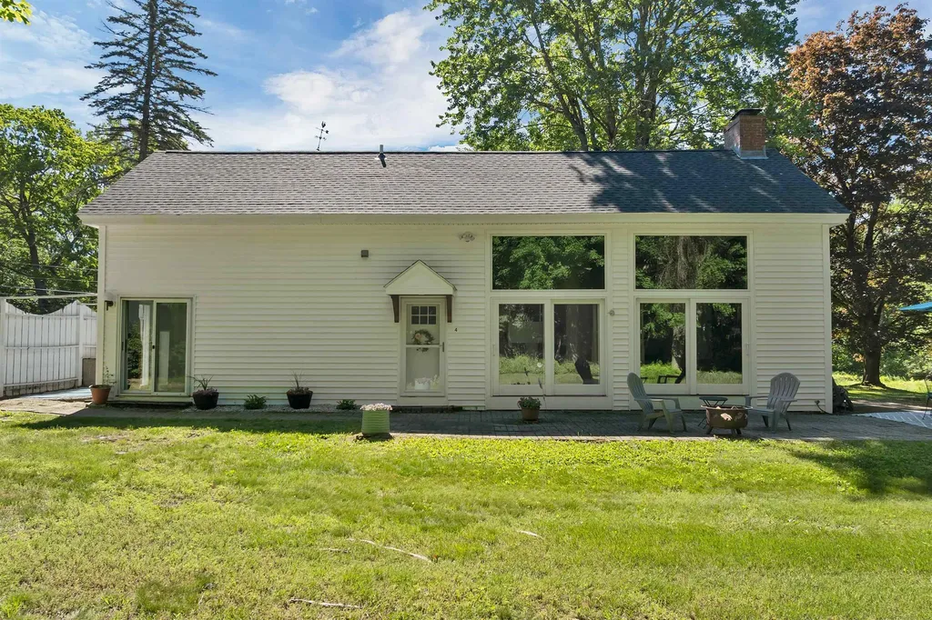 4 Farmhouse Lane Wolfeboro NH 03894
