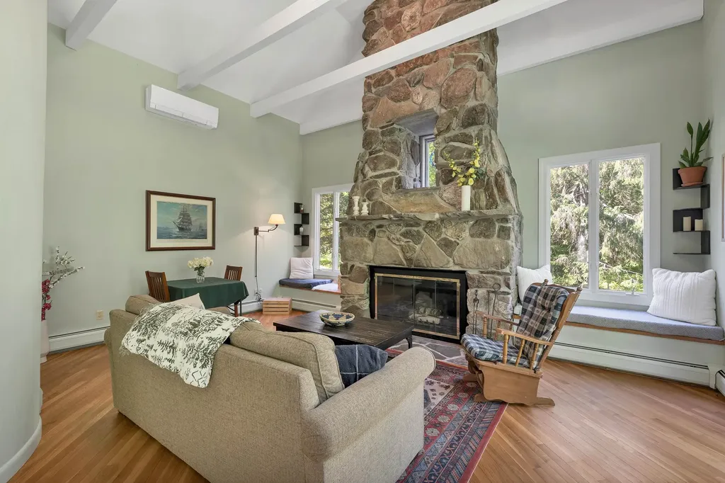 4 Farmhouse Lane Wolfeboro NH 03894