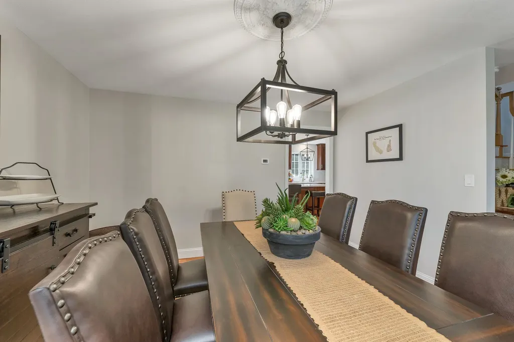 12 Longmeadow Road Windham NH 03087