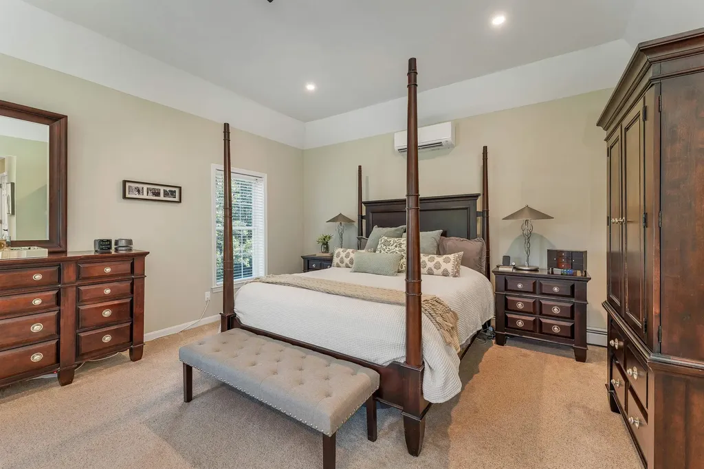 12 Longmeadow Road Windham NH 03087