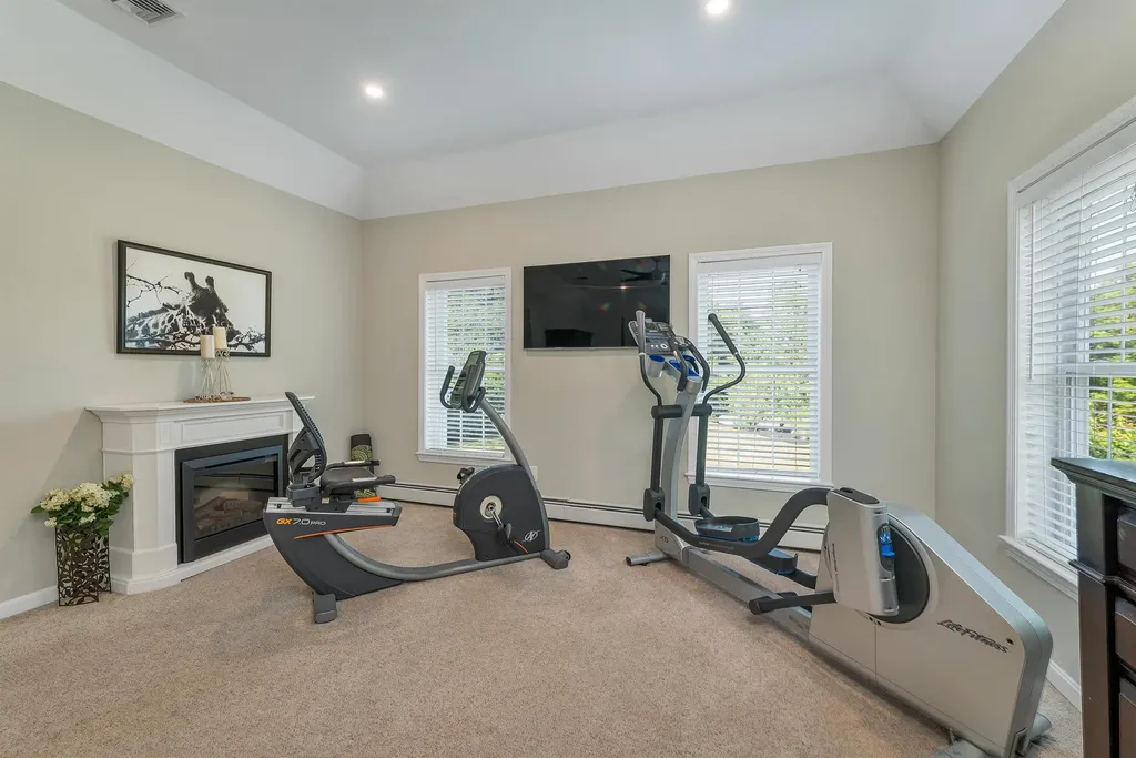 12 Longmeadow Road Windham NH 03087
