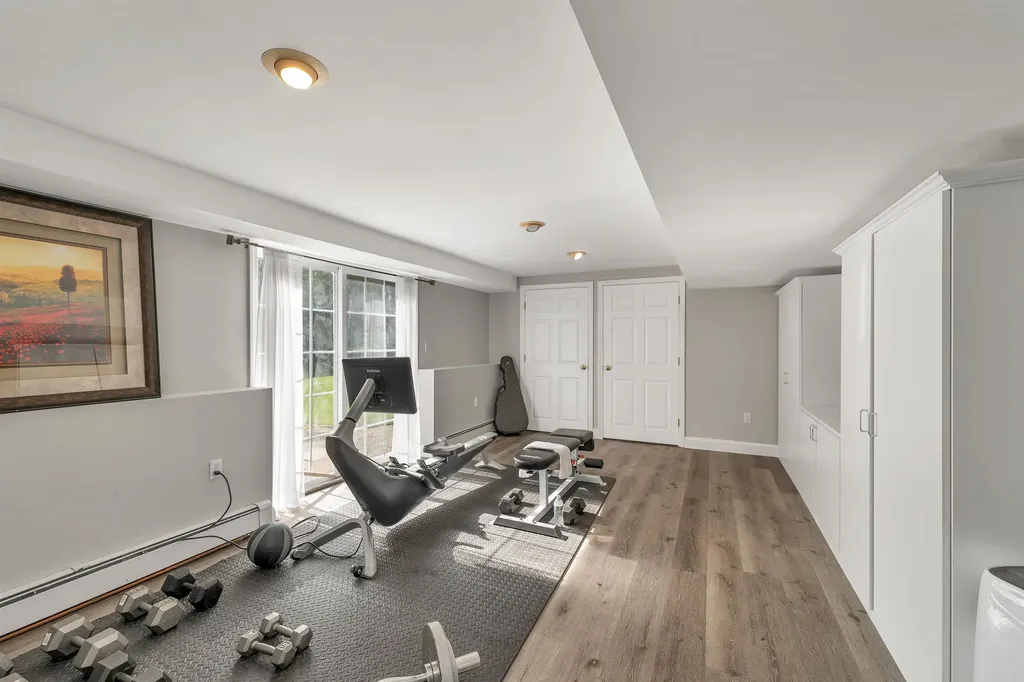 12 Longmeadow Road Windham NH 03087