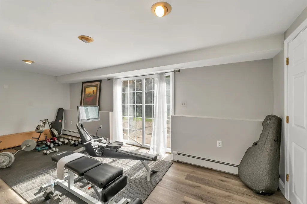 12 Longmeadow Road Windham NH 03087