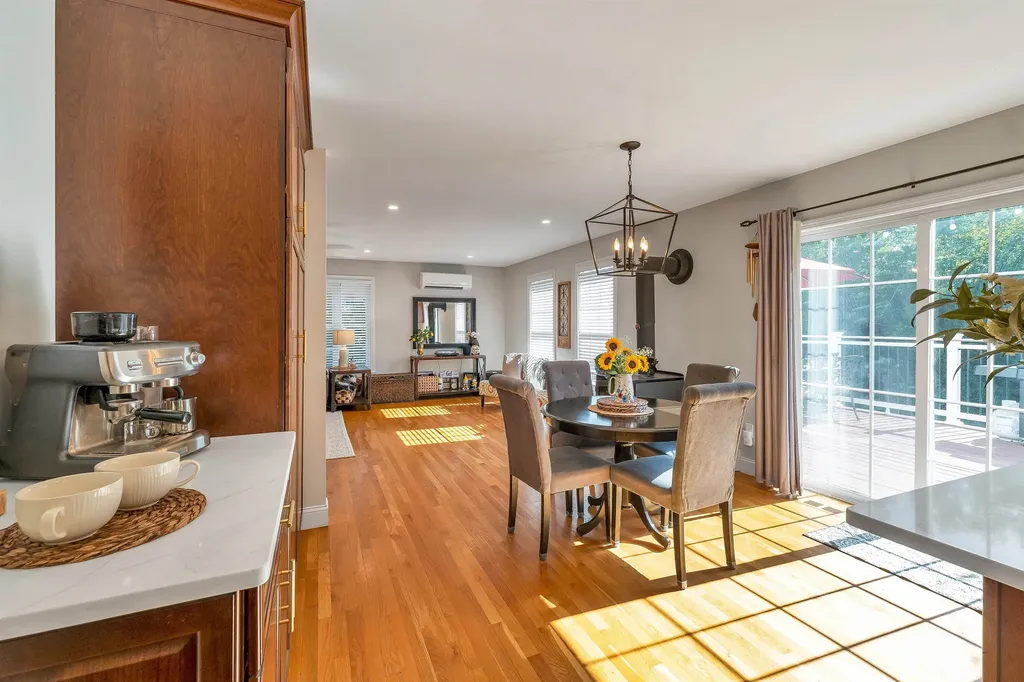 12 Longmeadow Road Windham NH 03087
