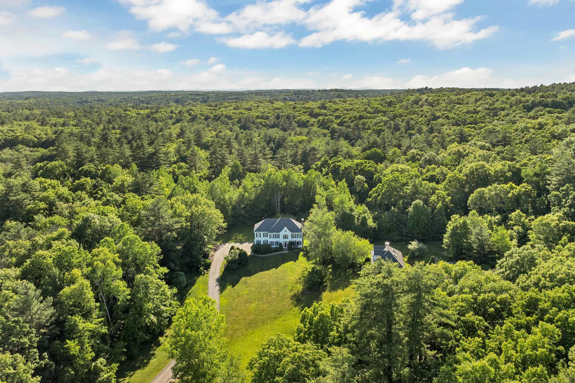 12 Longmeadow Road Windham NH 03087