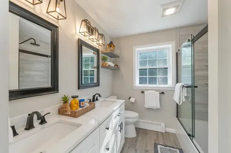 12 Longmeadow Road Windham NH 03087