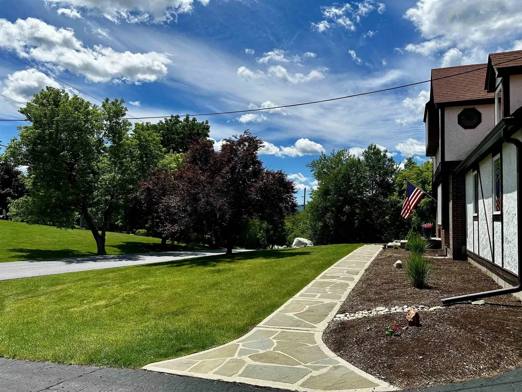 608 Orchard Hill Pittsford VT 05765