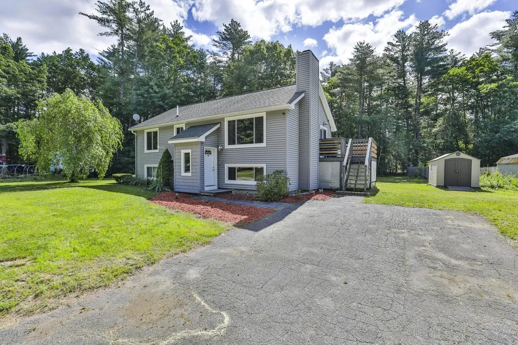 3 Friar Tuck Court Merrimack NH 03054