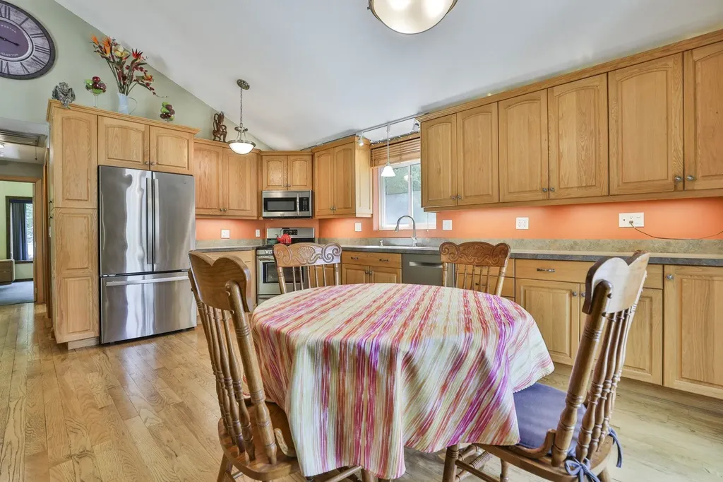 3 Friar Tuck Court Merrimack NH 03054