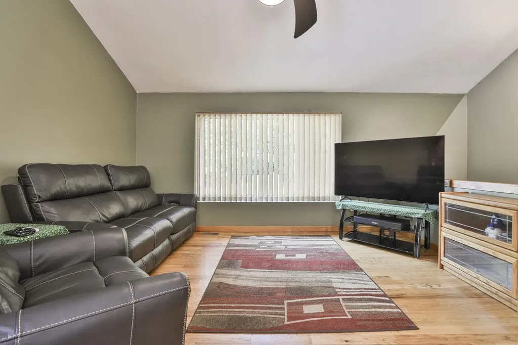 3 Friar Tuck Court Merrimack NH 03054