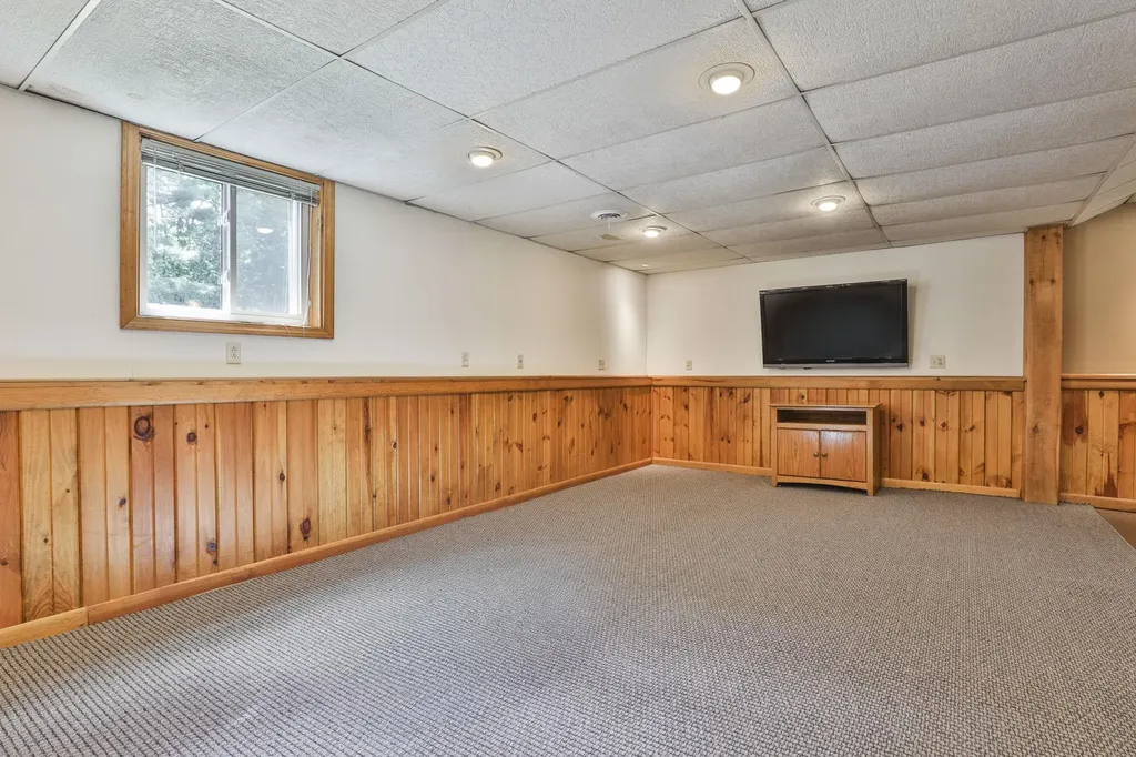 3 Friar Tuck Court Merrimack NH 03054
