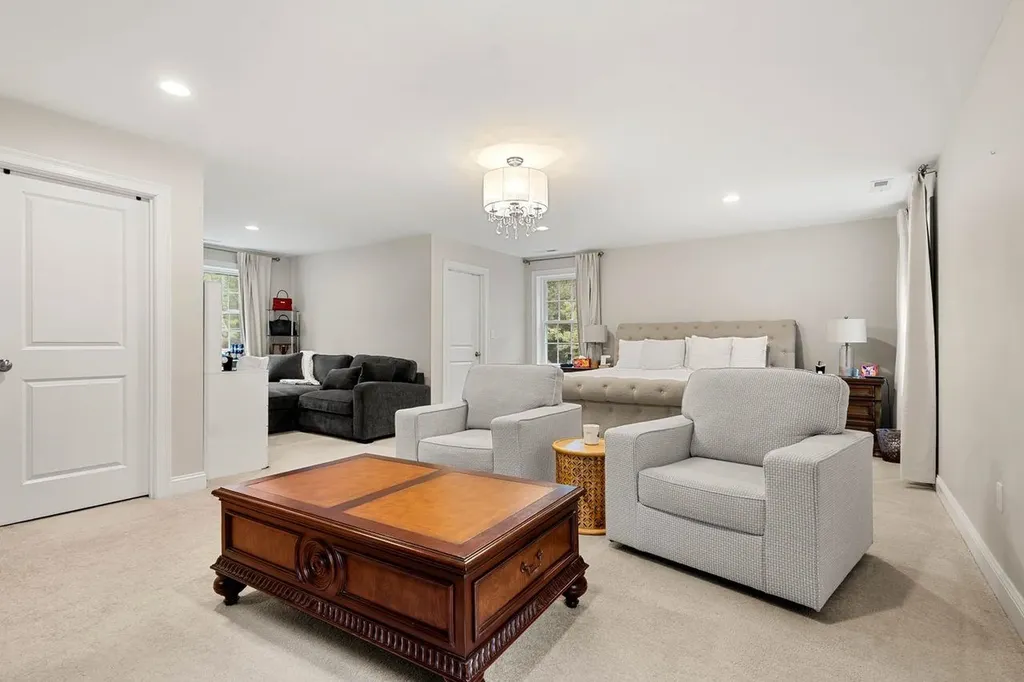 30 Pierce Lane Hollis NH 03049