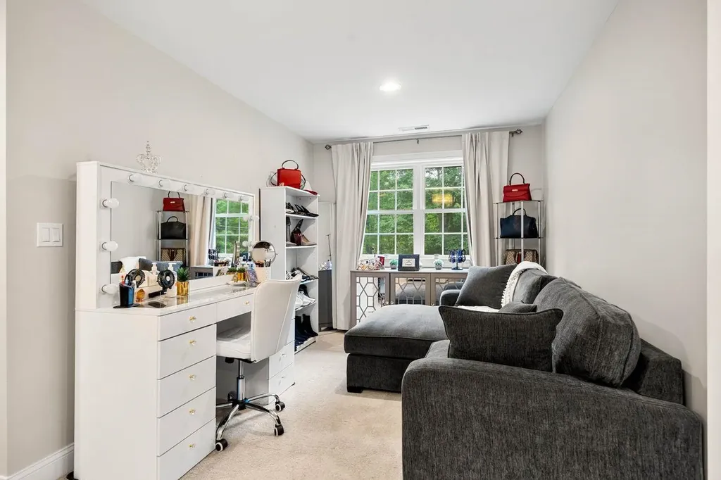 30 Pierce Lane Hollis NH 03049